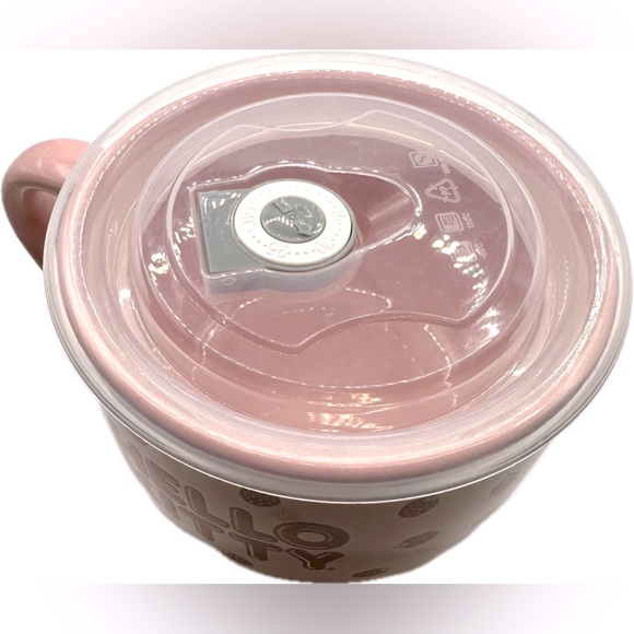 Silver Buffalo Hello Kitty Strawberries 25oz Ceramic Soup Mug with Vented Lid - Picture 3 of 4